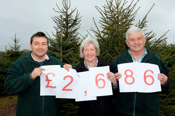 CHSW receives £2,686 from Christmas tree farm