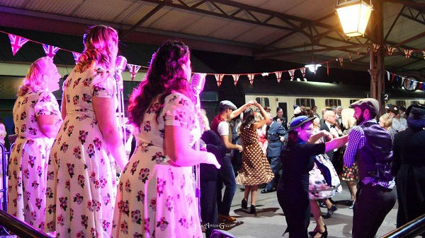 ‘Forties’ event success at the West Somerset Railway